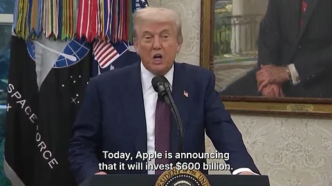 President Donald Trump höll en presskonferens tillsammans med Apples vd Tim Cook.
