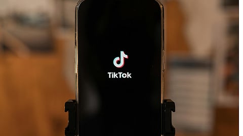 Hotade kvinna i TikTok-sändning – döms efter våldtäktsanklagelser