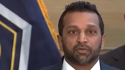 Den nuvarande FBI-chefen Kash Patel skriver i ett uttalande på X att "Ingen står över lagen".