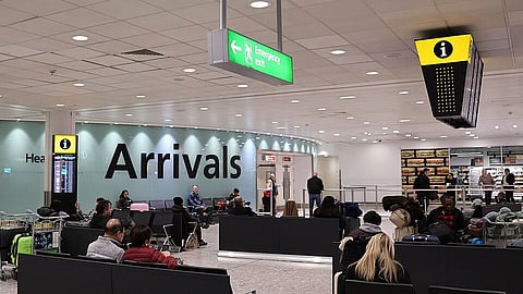 Ett 50-tal personer attackerades med pepparspray i ett parkeringshus vid Heathrow på söndagen.