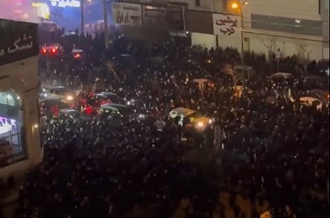 Miljontals protesterar i Iran. Enligt SVT:s rapportering är klimatförändringar ett av huvudskälen.