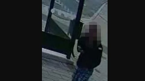 Efter våldtäkten för fyra år sen fångades gärningsmannen av en övervakningskamera.