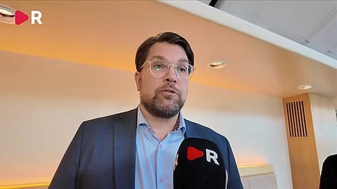 Jimmie Åkesson intervjuas av Riks om beslutet att hjälpa Sara Nilsson och Dumpen och om varför han vill ändra lagstiftningen.