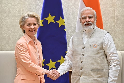 Europeiska kommissionens ordförande Ursula von der Leyen och Indiens premiärminister Narendra Modi.