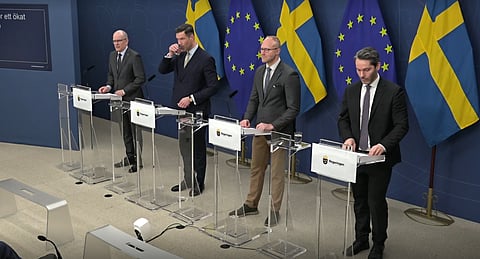 Regeringen och SD: Myndigheter måste rapportera illegala migranter