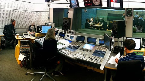 Britternas förtroende för public service-företaget BBC rasar.