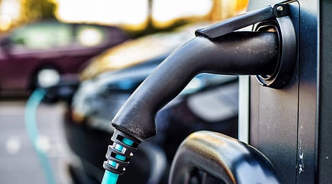 Två tredjedelar av nya bilar nu laddbara