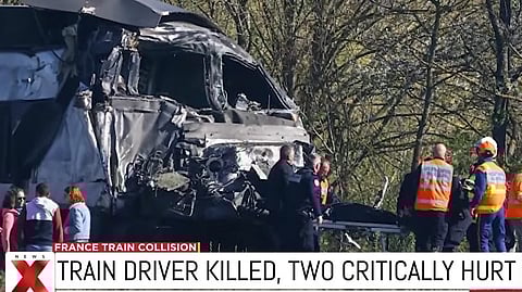 Höghastighetståg rammade lastbil – en död, flera skadade