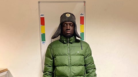 Den dömde mannen är tidigare dömd för brott och har kopplingar till gängnätverk.