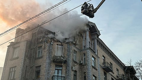 Na východe Ukrajiny hlásia zranených a požiare. Rusko podniklo masívne útoky.