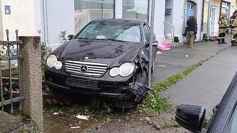 V Passau muž autom zrazil päť ľudí, medzi zranenými je aj jeho rodina.