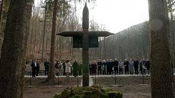 Česko: Rómsky holokaust pripomína dobová drevenica.