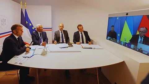 Európski lídri: Sankcie voči Rusku zostávajú, kým nebude mier.