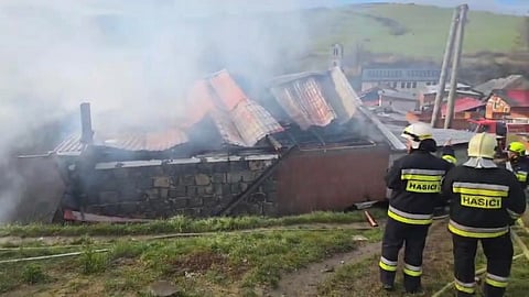 Po výbuchu v Lomničke zostali rodiny bez domova. Úrad vyzýva na pomoc.
