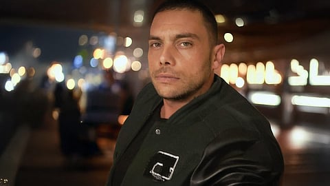 Prvé tetovanie venoval svojim mŕtvym deťom. Dnes dáva silu iným.