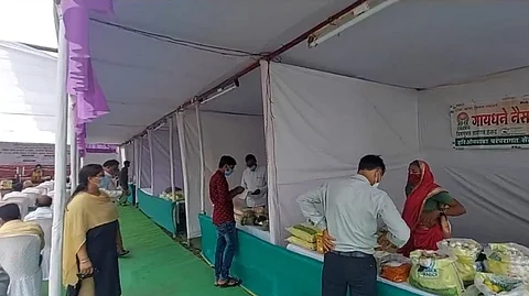 शेतकऱ्यांना मिळाले शेतमाल विक्री करिता शाश्वत व्यासपीठ