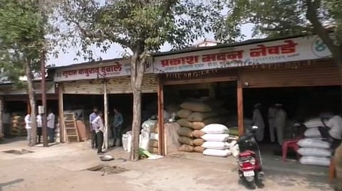 हरभरा खरेदीत व्यापाऱ्यांकडून लूट...