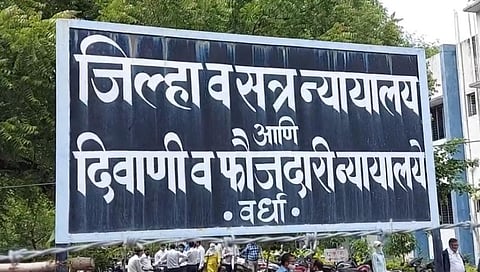 अत्याचार करणाऱ्या बापाचे नाव माझ्या नावापुढे नको; पीडित मुलीचा उद्वेग