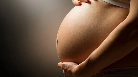 प्रथमच आई होताय; मग गर्भधारणेचे पहिले तीन महीने घ्या अशी काळजी