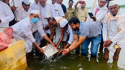 मुक्ताईचे चंद्रभागा स्नान; मोजकेच भाविक