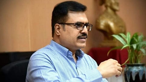 लसीचे दोन्ही डोस घेऊनही नाशिकच्या जिल्हाधिकाऱ्यांना कोरोनाची लागण !