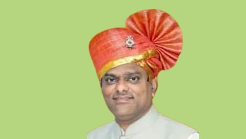 पुण्यातील प्रसिद्ध ज्योतिषी रघुनाथ युमालांना अटक