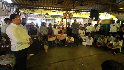 एपीएमसी मधील व्यापाऱ्यांनाही तातडीने नुकसान भरपाई द्या- जिल्हा कार्याध्यक्ष