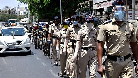 मुंबईतील ७२७ पोलीस अधिकाऱ्यांच्या आंतरजिल्हा बदलीला ब्रेक