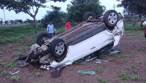 राष्ट्रवादी काँग्रेस पक्षाचे जिल्हाध्यक्ष रणजीत राजे भोसले यांच्या वाहनाचा अपघात