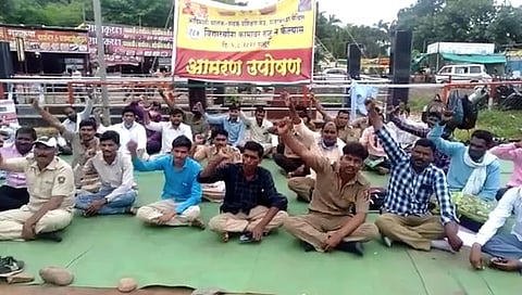 यवतमाळमध्ये एसटी कर्मचाऱ्यांचे आमरण उपोषण