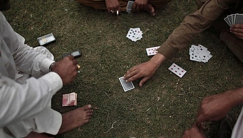 जुगार अड्ड्यावर छापा; साडेचार लाखाची रक्कम हस्तगत