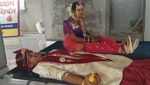 कौतुकास्पद! बोहल्यावर चढण्याआधी नवदांपत्याने जपली सामाजिक बांधिलकी