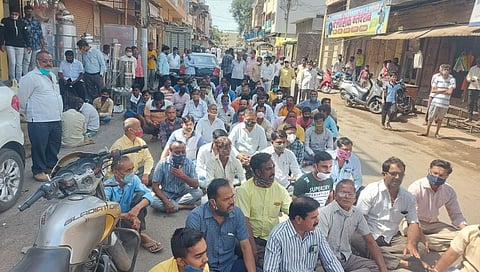 पंढरपूरातील व्यापाऱ्यांचे रास्ता रोको आंदोलन