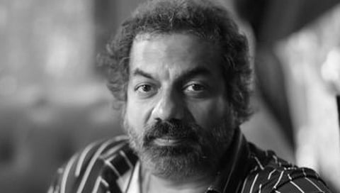 कलावंतांना रोजगार हमी योजनेत सामील करून खड्डे बुजवण्याची काम द्या- अभिजित पानसे