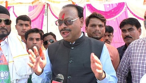 उद्धवजींनी शिवसैनिकांना थांबवायला पाहिजे होते- बावनकुळे