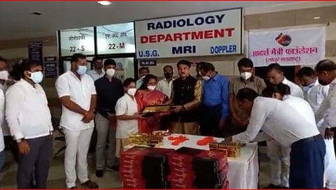 नर्सेस आणि डॉक्टर यांच्या कामाचा रक्षाबंधनानिमित्त केला सन्मान!