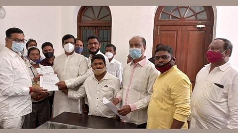 डोंबिवलीमधील ग्रामस्थांनी घेतली महसूल मंत्री बाळासाहेब थोरात यांची भेट