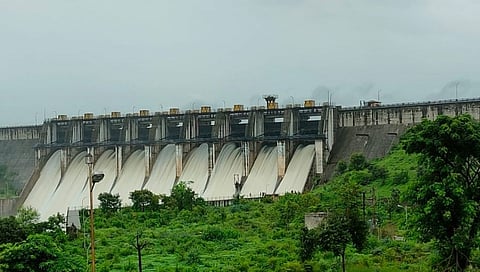 पूर्णा प्रकल्पाची नऊ दारे उघडली