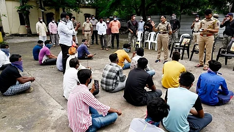 पोलिसच वैतागले हातभट्टी दारू व्यावसायिकांना !