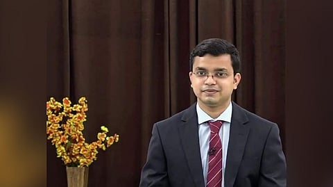 UPSC : प्रतिक देशात आला 177वा जिल्ह्यातील मुलांसाठी ठरणार आदर्श!