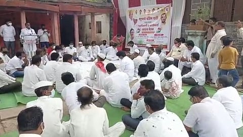 पंढरपुरात कोरोना काळात राष्ट्रवादीच्या मेळाव्याला गर्दी...