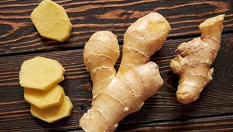 आल्याच्या पाण्याचे फायदे पाहून थक्क व्हाल...