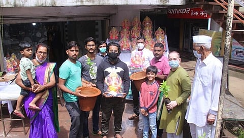 गणपती सोबत एक रोपटे अन् कुंडी भेट! अमरावतीत दिला जातोय सामाजिक संदेश