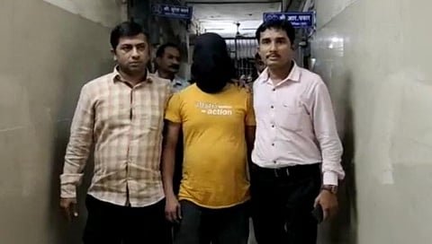 IPL वर सट्टा लावणाऱ्या 3 बुकींना अटक; ७लाखांची रोकड जप्त!