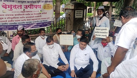 अनुदानित कनिष्ठ महाविद्यालयातील वाढीव पदांच्या मंजुरीसाठी शिक्षकांचे बेमुदत उपोषण