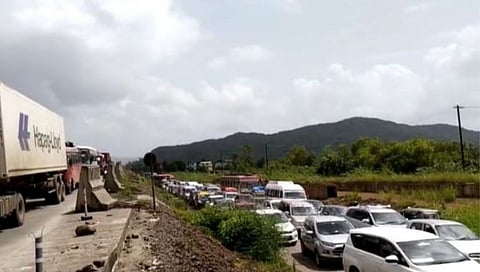 परतीच्या प्रवासात गणेशभक्तांना वाहतूक कोंडीचा फटका