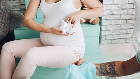 Diet After Delivery: प्रसुतीनंतर महिलेने आवर्जून खावेत 'हे' पदार्थ