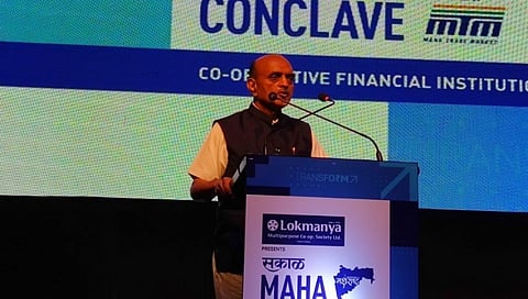मोठ्या उद्योजकांबरोबरच लहान घटकांनाही कर्ज मिळावे - डाॅ. भागवत कराड