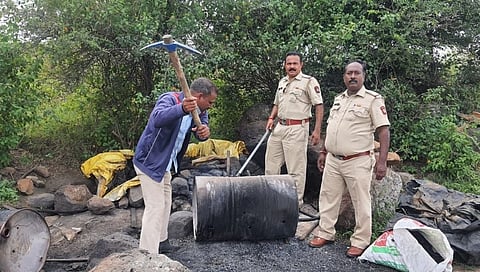 sangli police busted illegal liquor drum