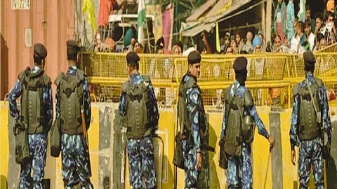 Singhu Border: शेतकऱ्यांच्या व्यासपीठाजवळ तरुणाचा मृतदेह लटकलेला आढळला